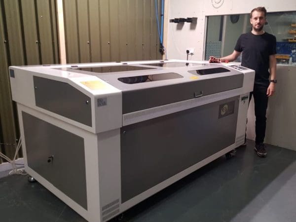 Installation Oculus 1690 Laser Cutter