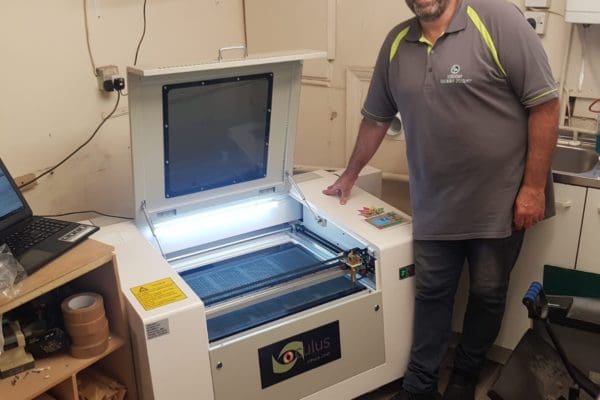 Oculus 6040 Laser Cutter Oculus 6040 Laser Cutter