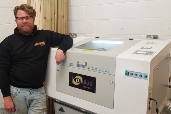 Oculus 6040 Laser Cutter Oculus 6040 Laser Cutter