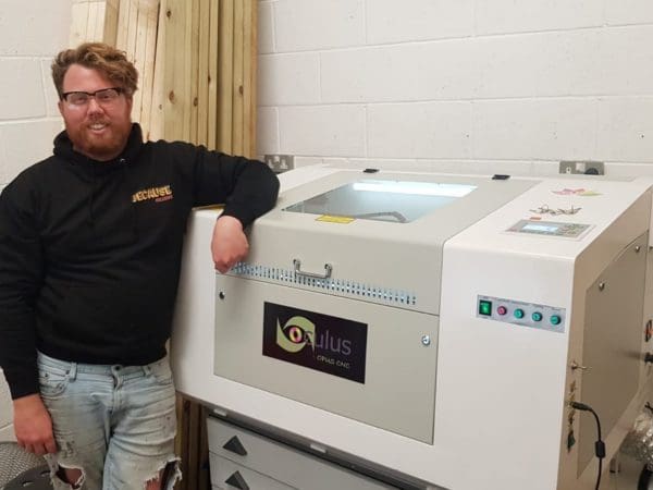 Oculus 6040 Laser Cutter Oculus 6040 Laser Cutter