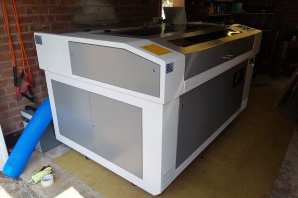 Oculus 6090 Laser Cutter Oculus 6090 Laser Cutter