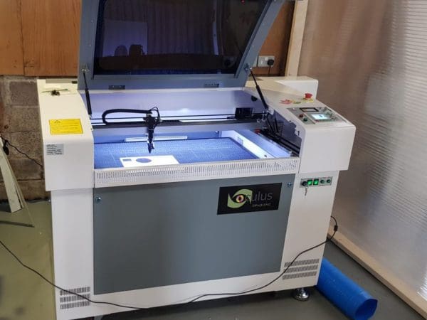 Oculus 6090 Laser Cutter Oculus 6090 Laser Cutter