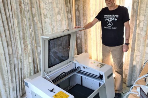 Oculus 6040 Laser Cutter Oculus 6040 Laser Cutter