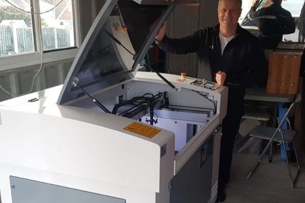 Oculus 6090 Laser Cutter Oculus 6090 Laser Cutter