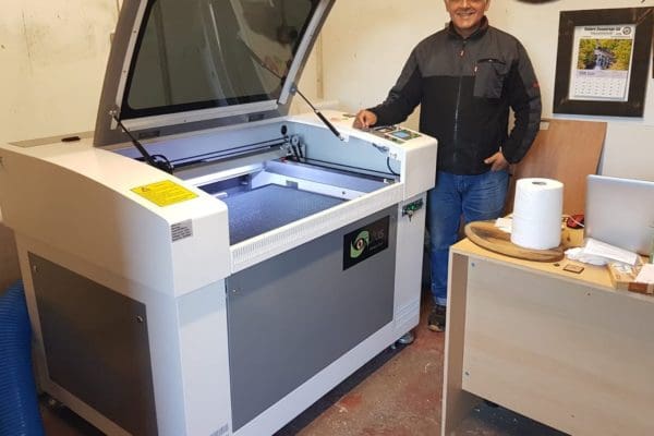 Oculus 6090 Laser Cutter Oculus 6090 Laser Cutter