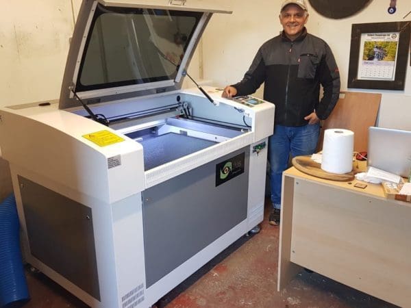 Oculus 6090 Laser Cutter Oculus 6090 Laser Cutter