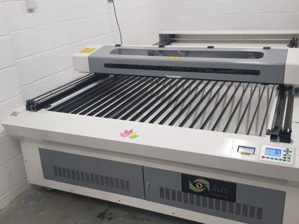 Oculus 1325 Flatbed Laser Oculus 1325 Flatbed Laser