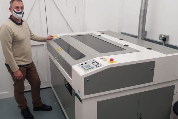 Oculus 6090 Laser Cutter Oculus 6090 Laser Cutter