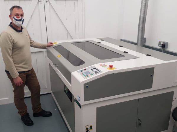 Oculus 6090 Laser Cutter Oculus 6090 Laser Cutter