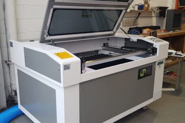 Oculus 6090 Laser Cutter Oculus 6090 Laser Cutter