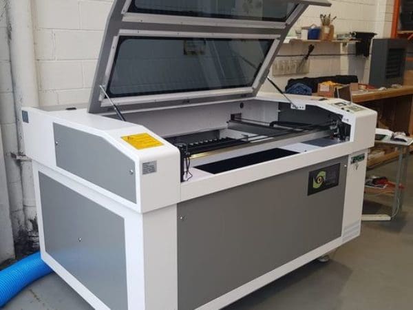 Oculus 6090 Laser Cutter Oculus 6090 Laser Cutter