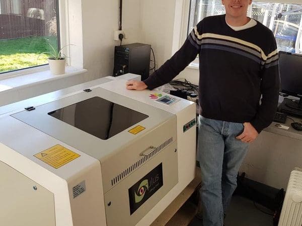 Oculus 6040 Laser Cutter Oculus 6040 Laser Cutter