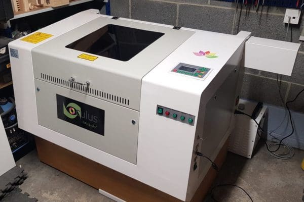 Oculus 6040 Laser Cutter Oculus 6040 Laser Cutter