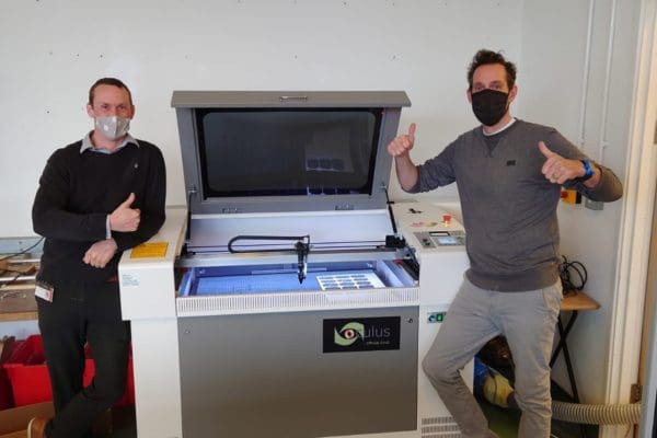 Oculus 6090 Laser Cutter Oculus 6090 Laser Cutter