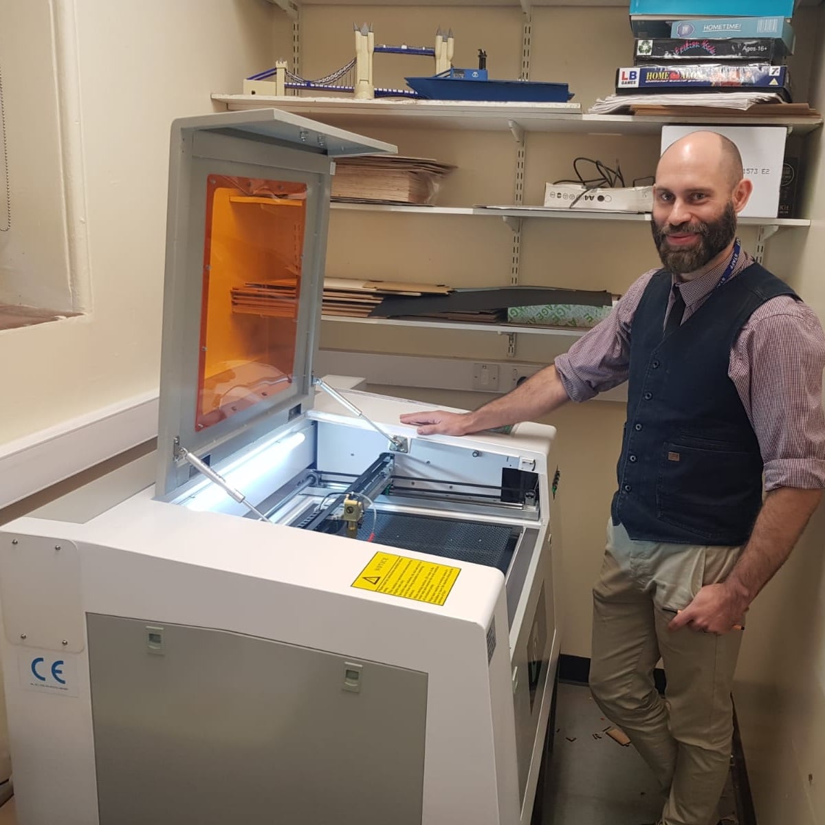 Education As a space-saving laser cutter, it is suitable for students and teachers and can assist with the national curriculum.