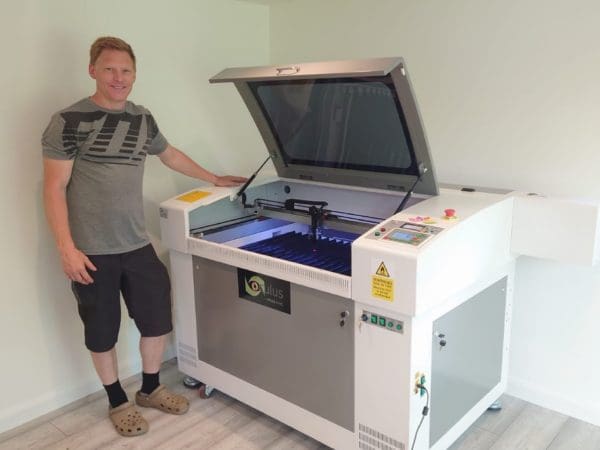 Oculus 6090 Laser Cutter Oculus 6090 Laser Cutter