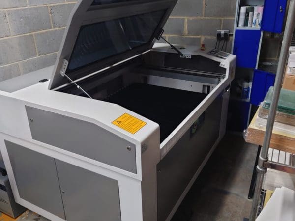Oculus 1390 Laser Cutter Oculus 1390 Laser Cutter