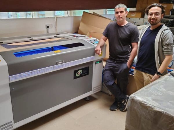 Oculus 6090 Laser Cutter Oculus 6090 Laser Cutter