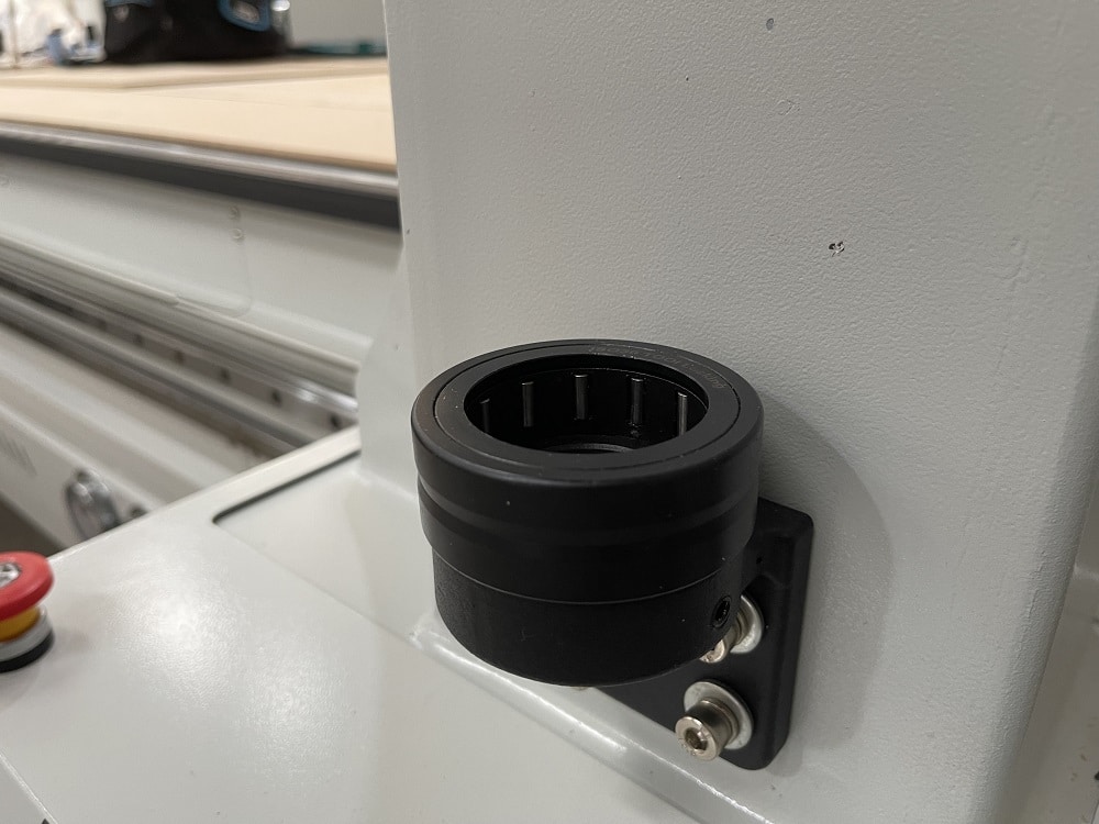 Tool Change Block The tool change block is a fast and convenient way of changing the cutting tools with one hand in the ISO 30 chucks. This self-gripping method is an easier process than most CNCs on the market.