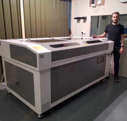 Installation Oculus 1690 Laser Cutter