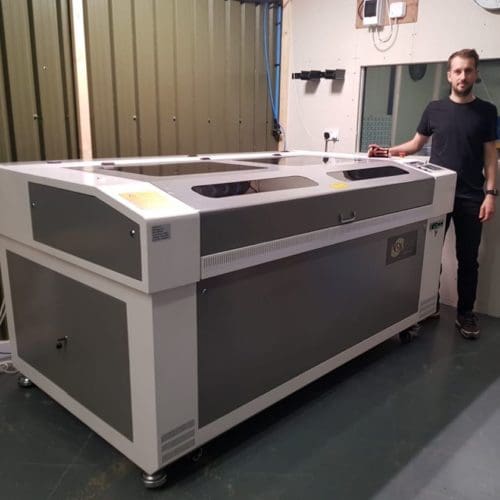 Installation Oculus 1690 Laser Cutter