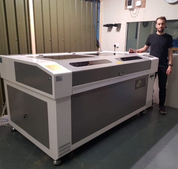 Oculus 1690 Laser Cutter