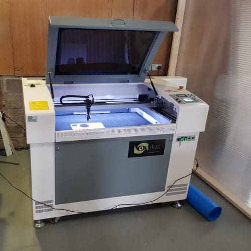 Oculus 6090 Laser Cutter Oculus 6090 Laser Cutter