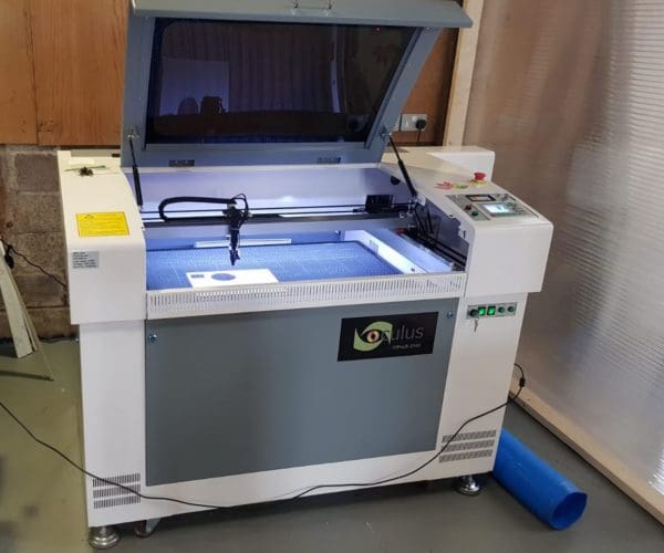 Oculus 6090 Laser Cutter Oculus 6090 Laser Cutter