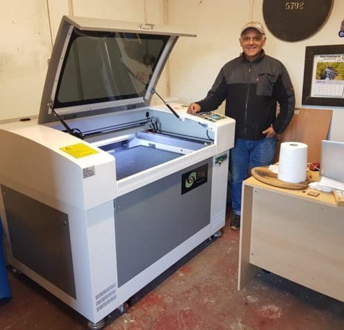 Oculus 6090 Laser Cutter Oculus 6090 Laser Cutter