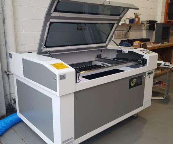 Oculus 6090 Laser Cutter Oculus 6090 Laser Cutter