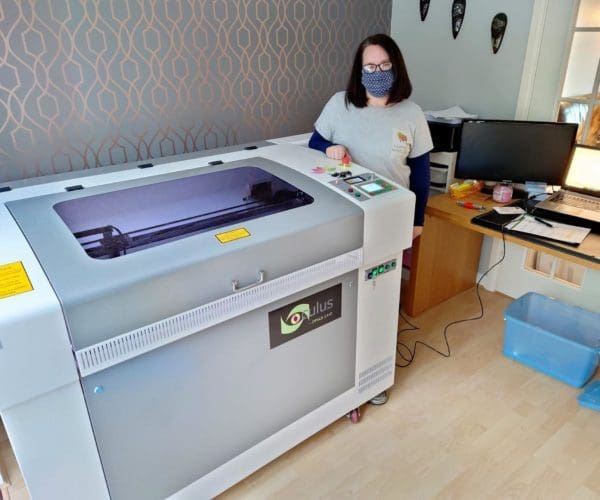 Oculus 6090 Laser Cutter Oculus 6090 Laser Cutter