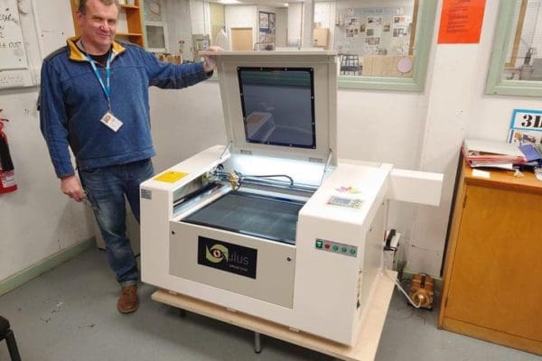 Oculus 6040 Laser Cutter Oculus 6040 Laser Cutter