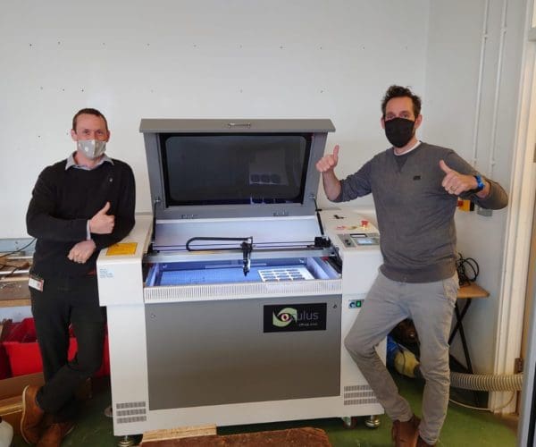 Oculus 6090 Laser Cutter Oculus 6090 Laser Cutter